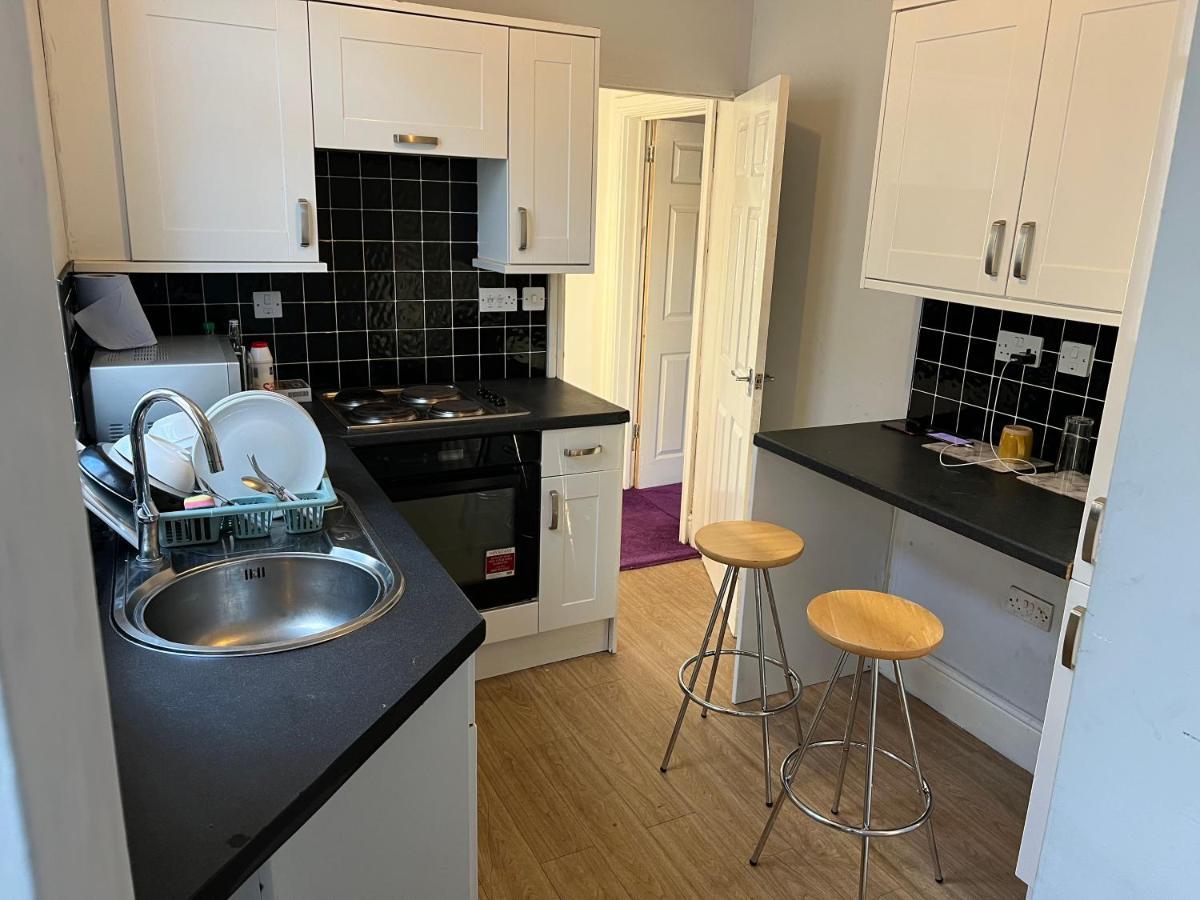 Wolves Living Bed & Breakfast Bushbury ภายนอก รูปภาพ
